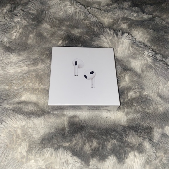 Apple AirPods Pro with Wireless Charging Case